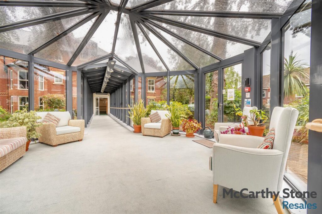 1 Wilton Court, Southbank Road, Kenilworth
