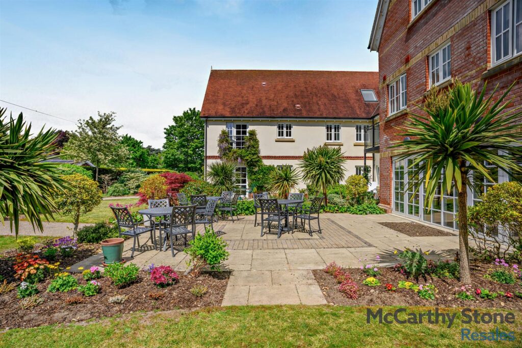 Cornmantle Court, Parsonage Barn Lane, Ringwood, Hampshire, BH24 1WJ