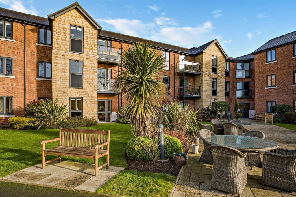 Saxon Gardens, Penn Street, Oakham, Rutland, LE15 6DF