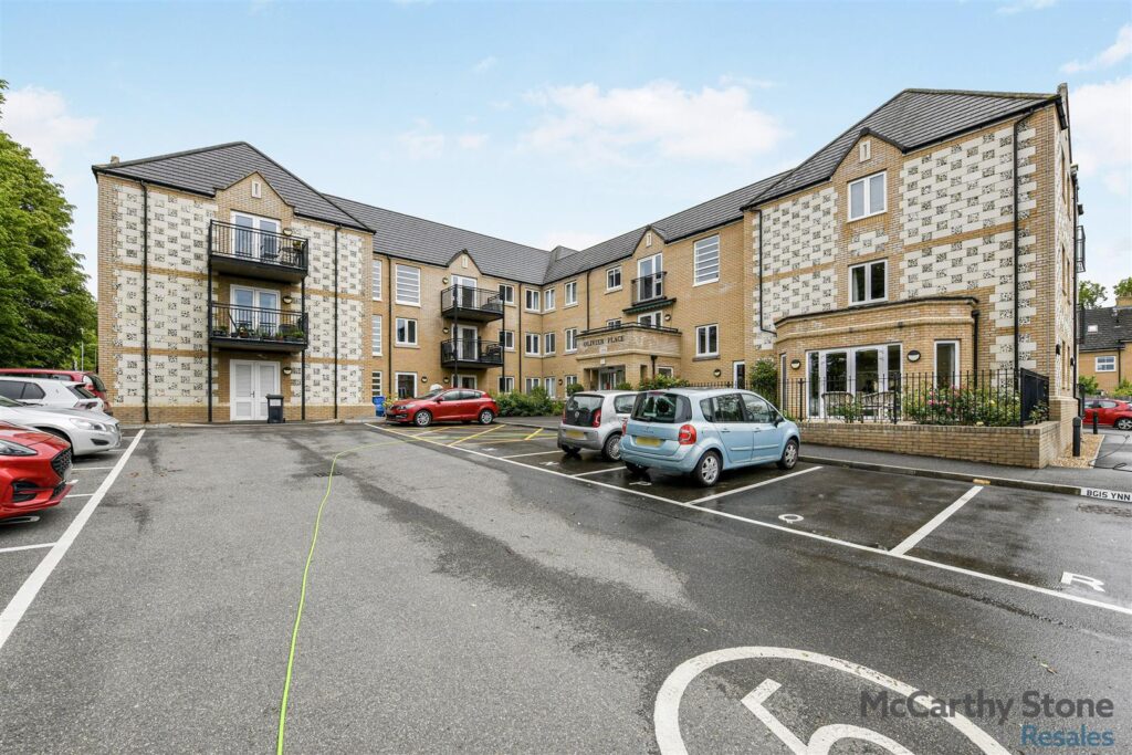 Olivier Hart Close, Wilton, Salisbury