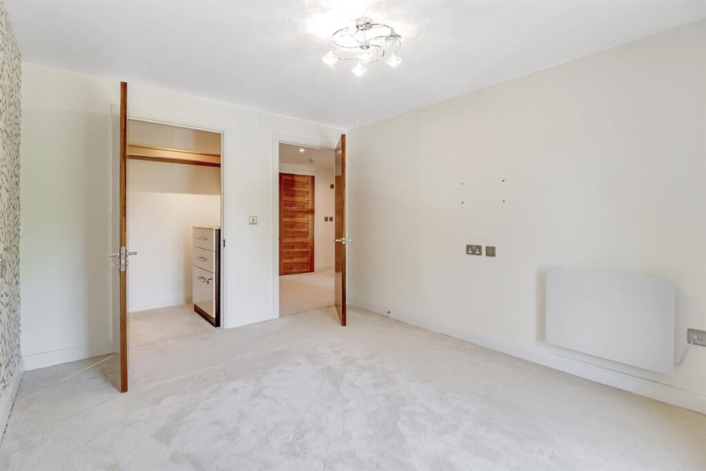 Manor Park Road, Chislehurst, BR7 5FT