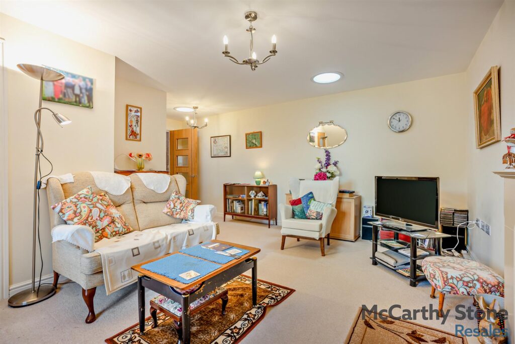 Cornmantle Court, Parsonage Barn Lane, Ringwood, Hampshire, BH24 1WJ