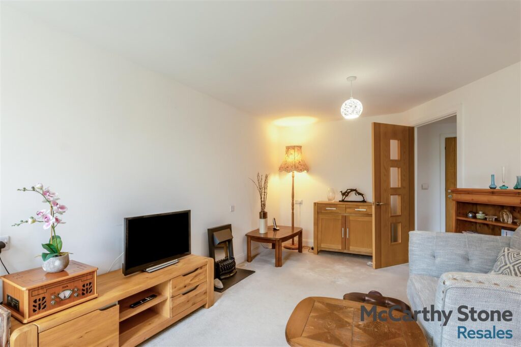 Saxon Gardens, Penn Street, Oakham, Rutland, LE15 6DF