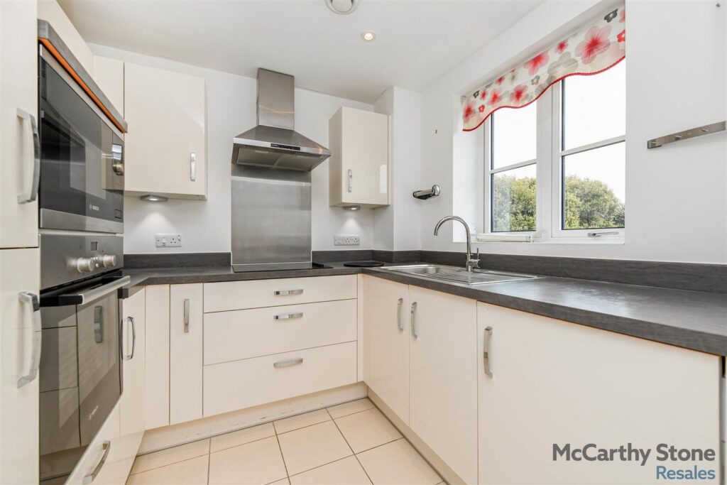 Lawrence Place, White Horse Lane, Maldon