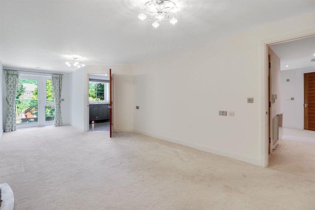 Manor Park Road, Chislehurst, BR7 5FT