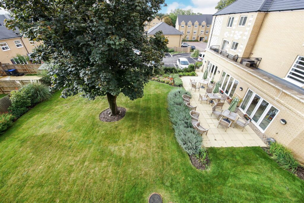 Olivier Hart Close, Wilton, Salisbury