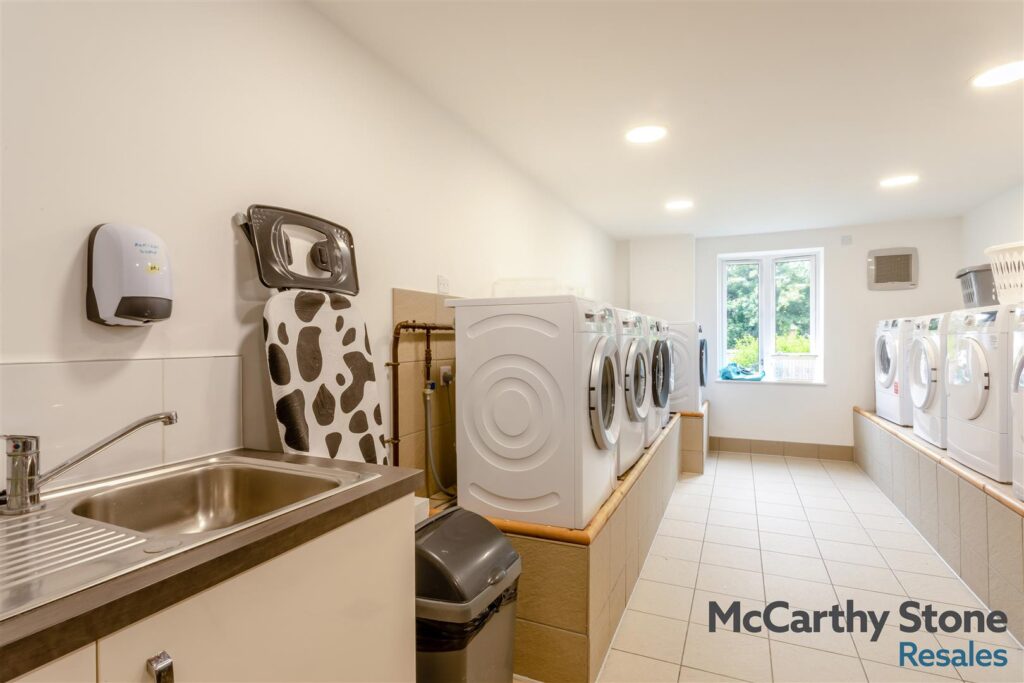 Saxon Gardens, Penn Street, Oakham, Rutland, LE15 6DF