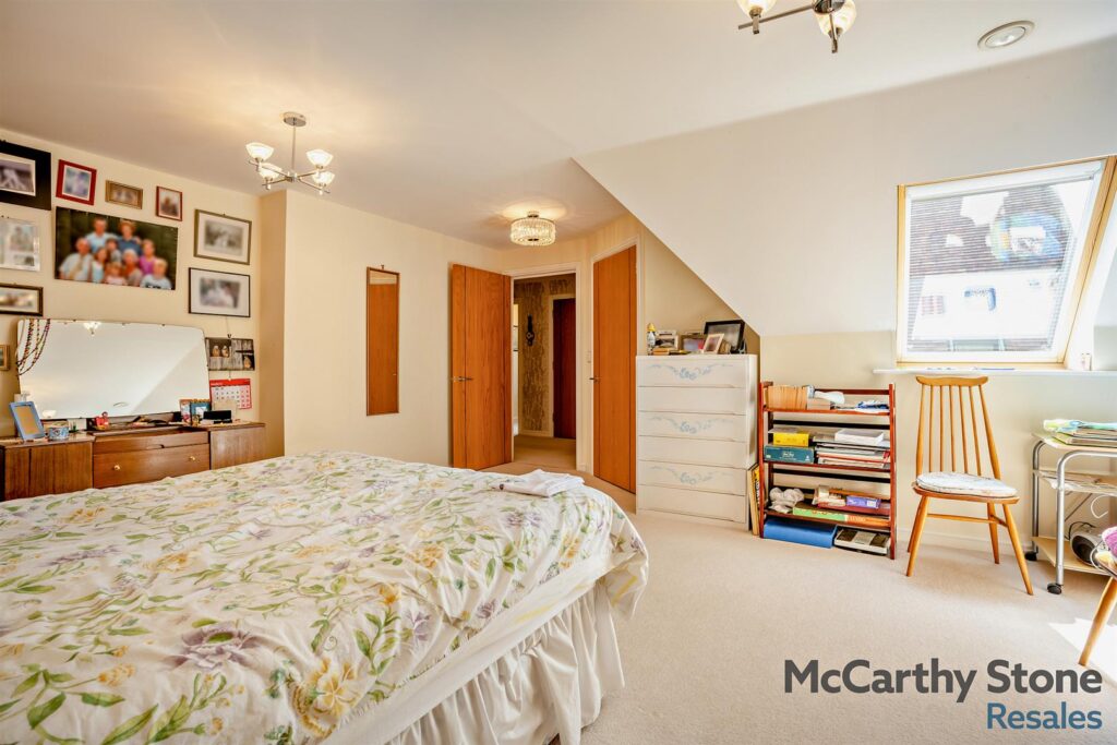 Cornmantle Court, Parsonage Barn Lane, Ringwood, Hampshire, BH24 1WJ