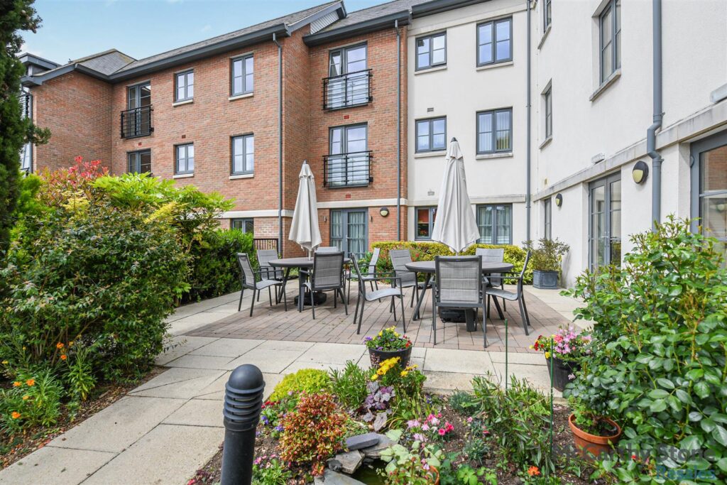 Lawrence Place, White Horse Lane, Maldon