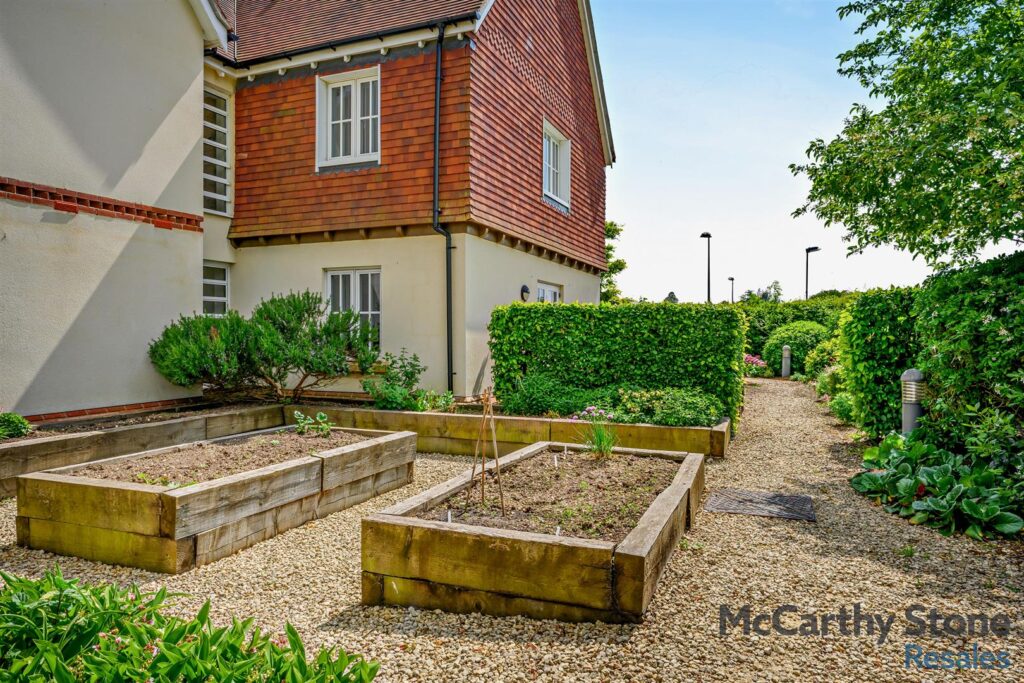 Cornmantle Court, Parsonage Barn Lane, Ringwood, Hampshire, BH24 1WJ