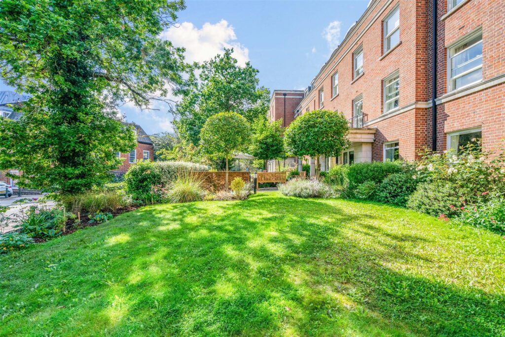 Peel Court, College Way, Welwyn Garden City, Hertfordshire, AL8 6DG