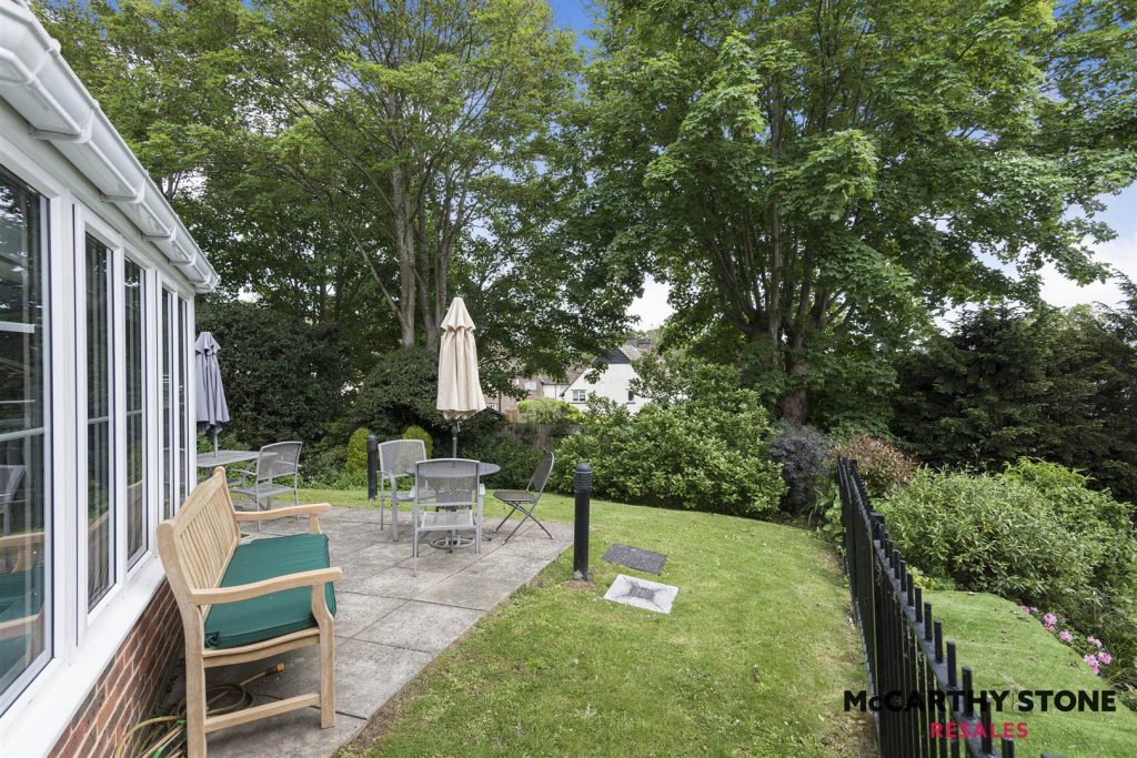 Portman Court, Grange Road, Uckfield, East Sussex, TN22 1FD