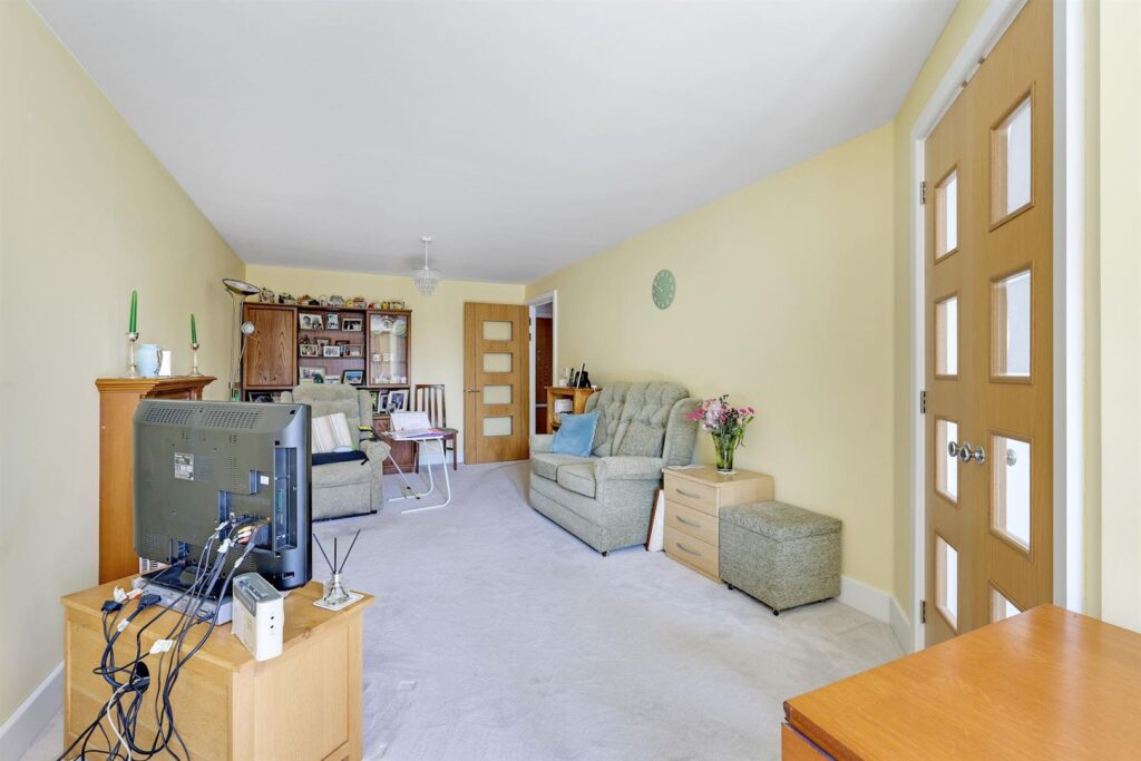 Fleet Road, Fleet, GU51 3FS