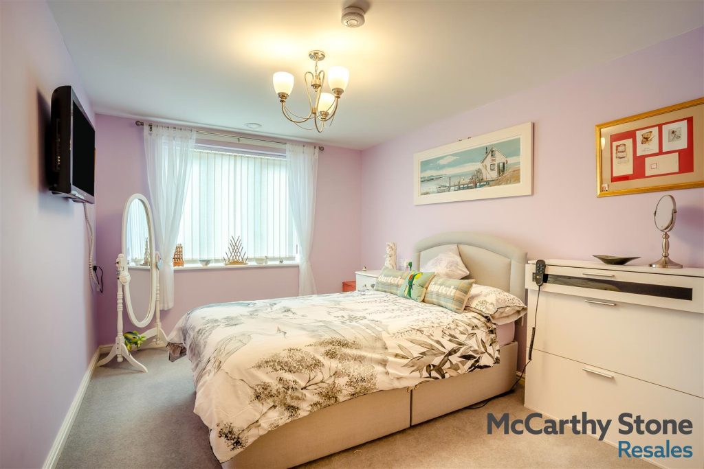 Middleton Court, Picton Avenue, Porthcawl CF36 3BF