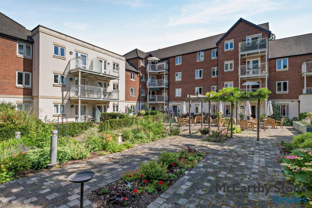 Shackleton Place, Bath Road, Devizes, Wiltshire, SN10 2GZ