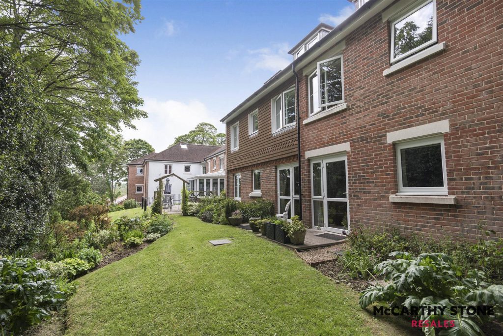 Portman Court, Grange Road, Uckfield, East Sussex, TN22 1FD