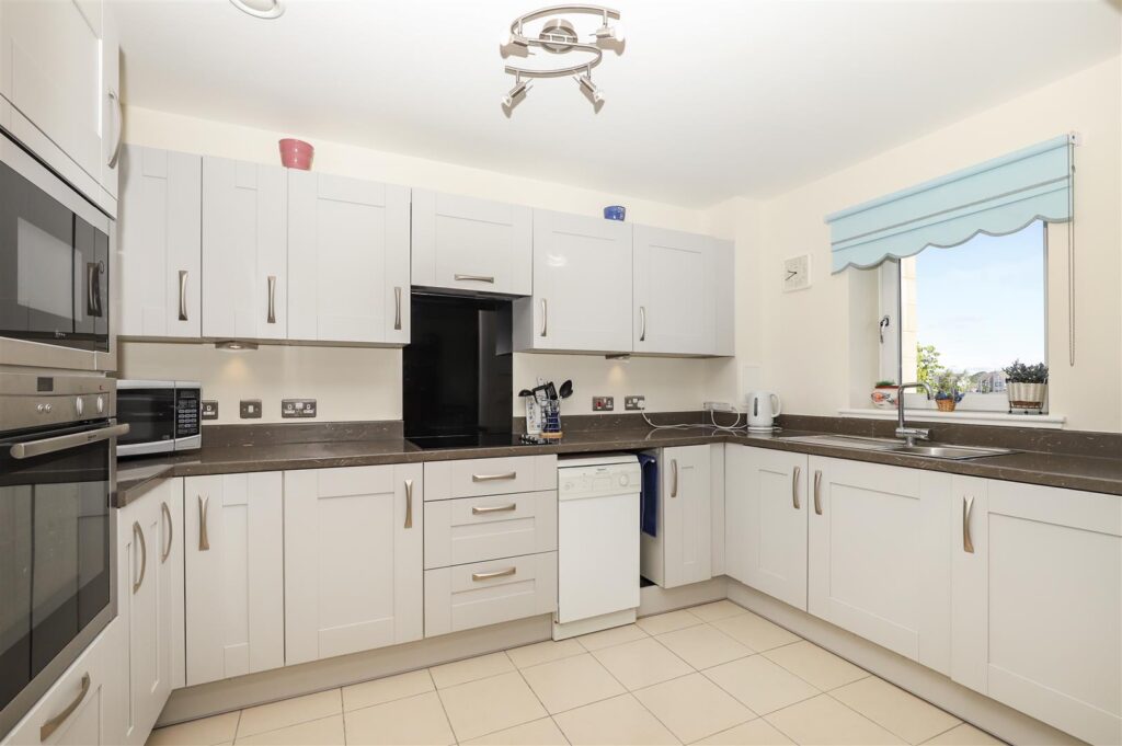 Greenwood Grove East, Stewarton Road, Newton Mearns