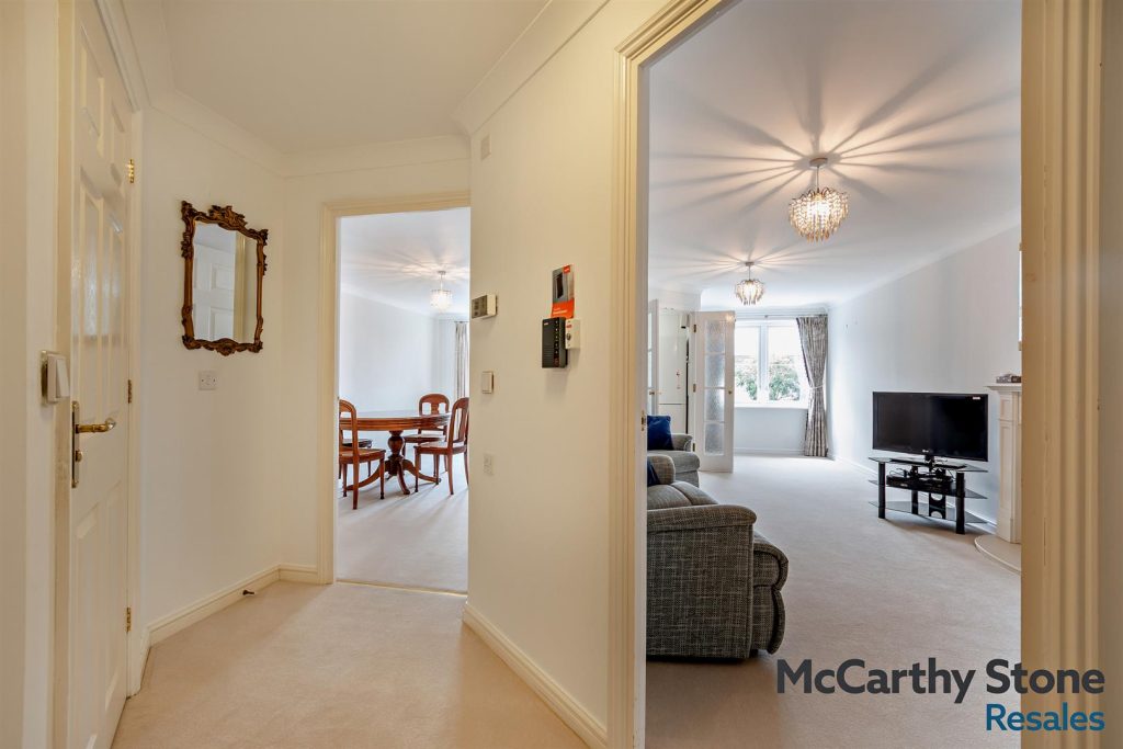 Portman Court, Grange Road, Uckfield, East Sussex, TN22 1FD
