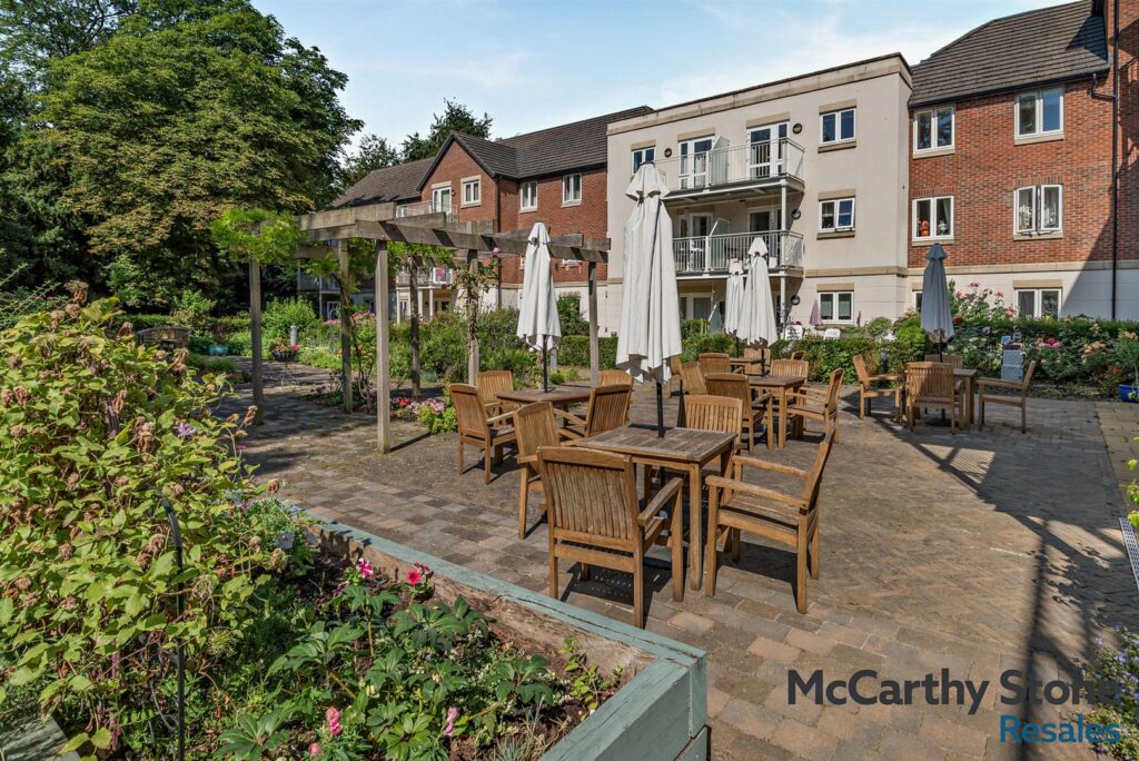 Shackleton Place, Bath Road, Devizes, Wiltshire, SN10 2GZ