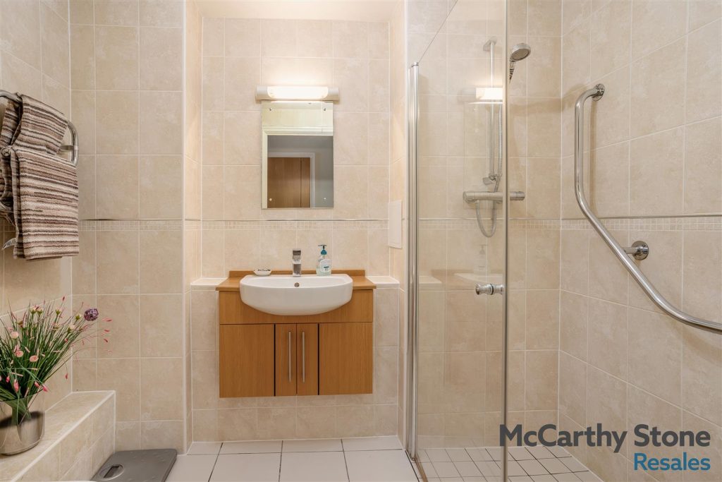 Middleton Court, Picton Avenue, Porthcawl CF36 3BF