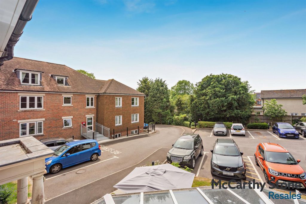 Portman Court, Grange Road, Uckfield, East Sussex, TN22 1FD
