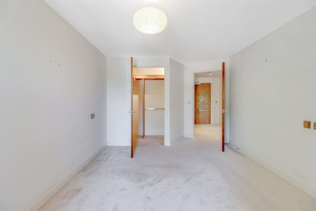 Manor Park Road, Chislehurst, BR7 5FT