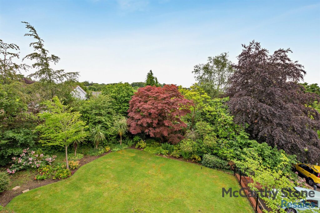 Ridgeway Court, Mutton Hall Hill, Heathfield, East Sussex, TN21 8NB