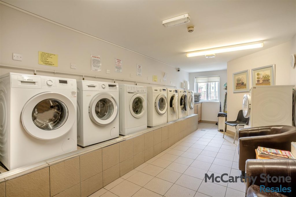 Middleton Court, Picton Avenue, Porthcawl CF36 3BF