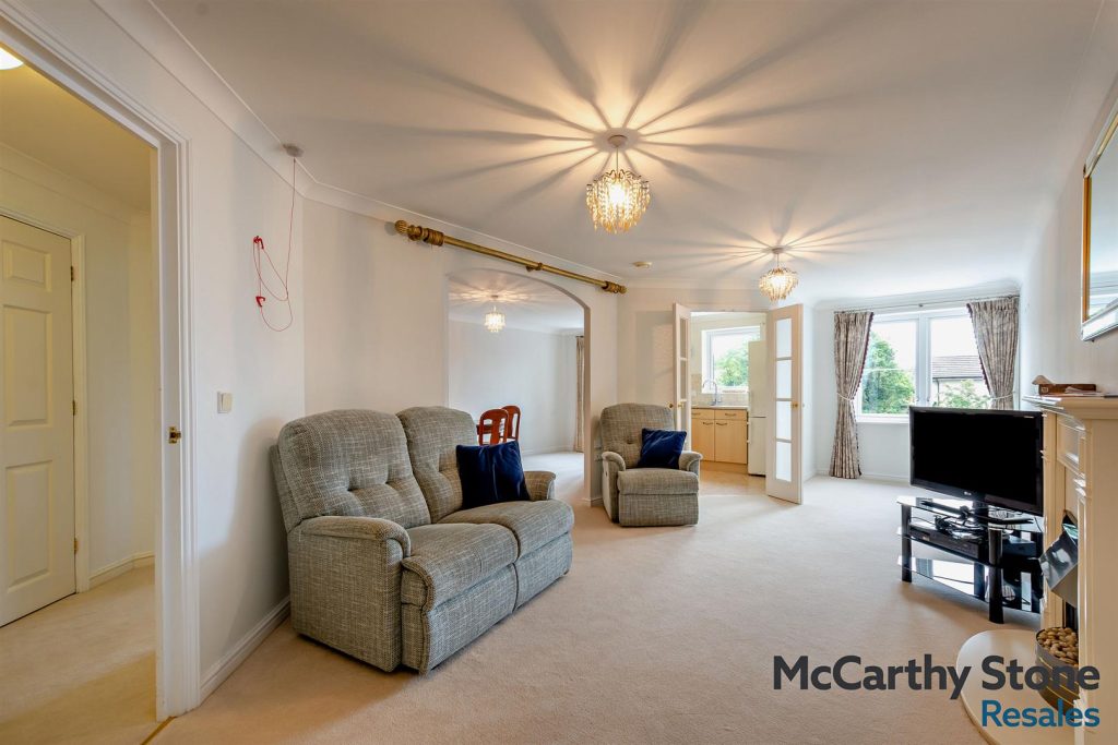 Portman Court, Grange Road, Uckfield, East Sussex, TN22 1FD