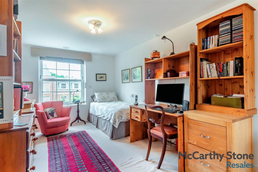 Peel Court, College Way, Welwyn Garden City, Hertfordshire, AL8 6DG