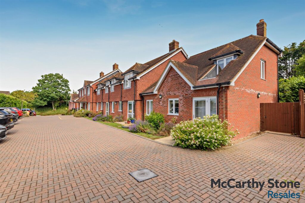 Morgan Court, Station Road, Petworth, West Sussex, GU28 0FE
