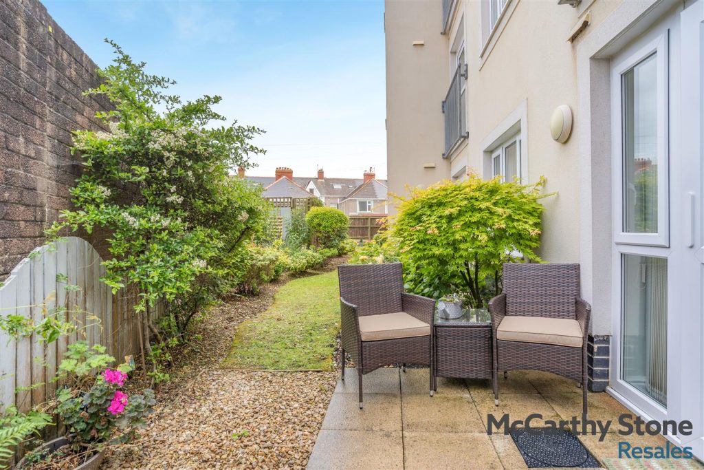 Middleton Court, Picton Avenue, Porthcawl CF36 3BF