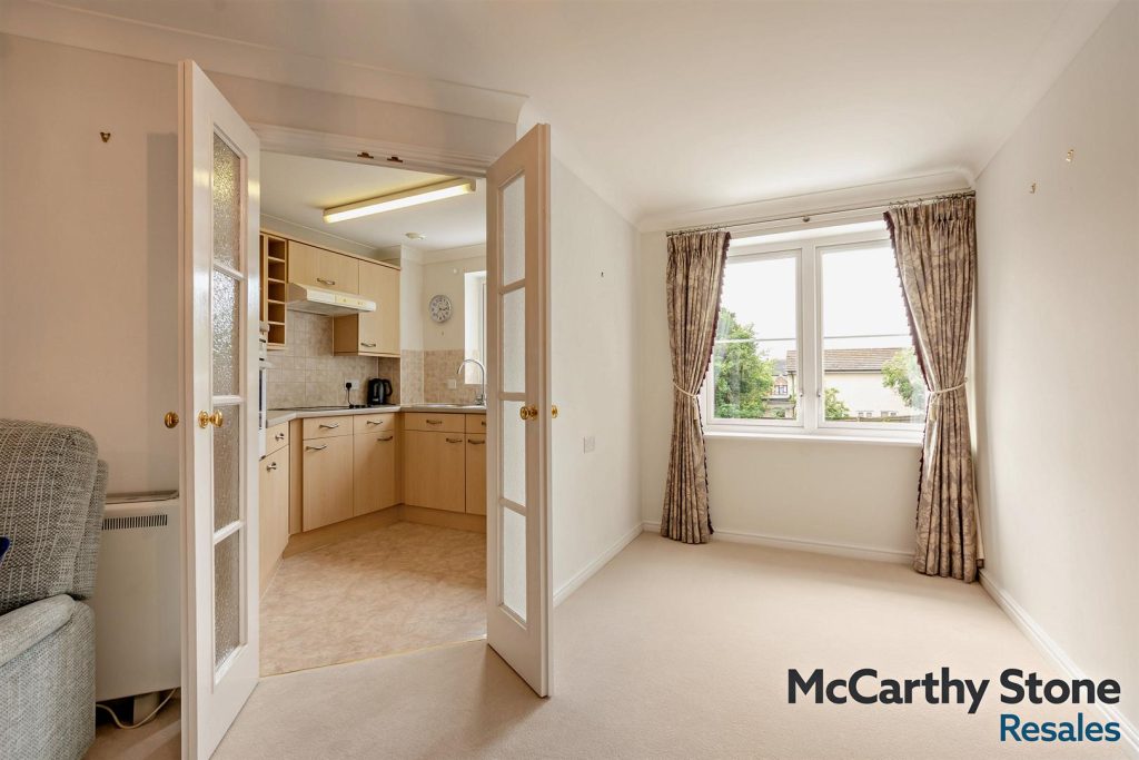 Portman Court, Grange Road, Uckfield, East Sussex, TN22 1FD