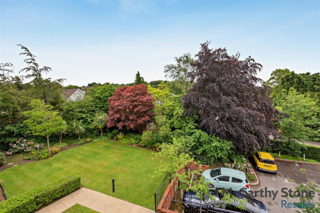 Ridgeway Court, Mutton Hall Hill, Heathfield, East Sussex, TN21 8NB