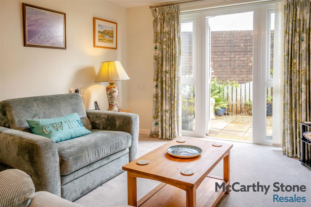 Middleton Court, Picton Avenue, Porthcawl CF36 3BF