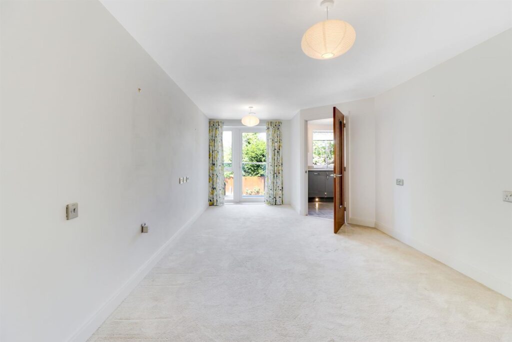 Manor Park Road, Chislehurst, BR7 5FT