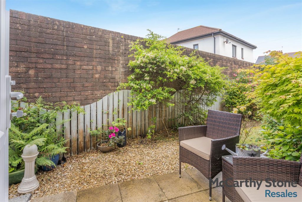 Middleton Court, Picton Avenue, Porthcawl CF36 3BF