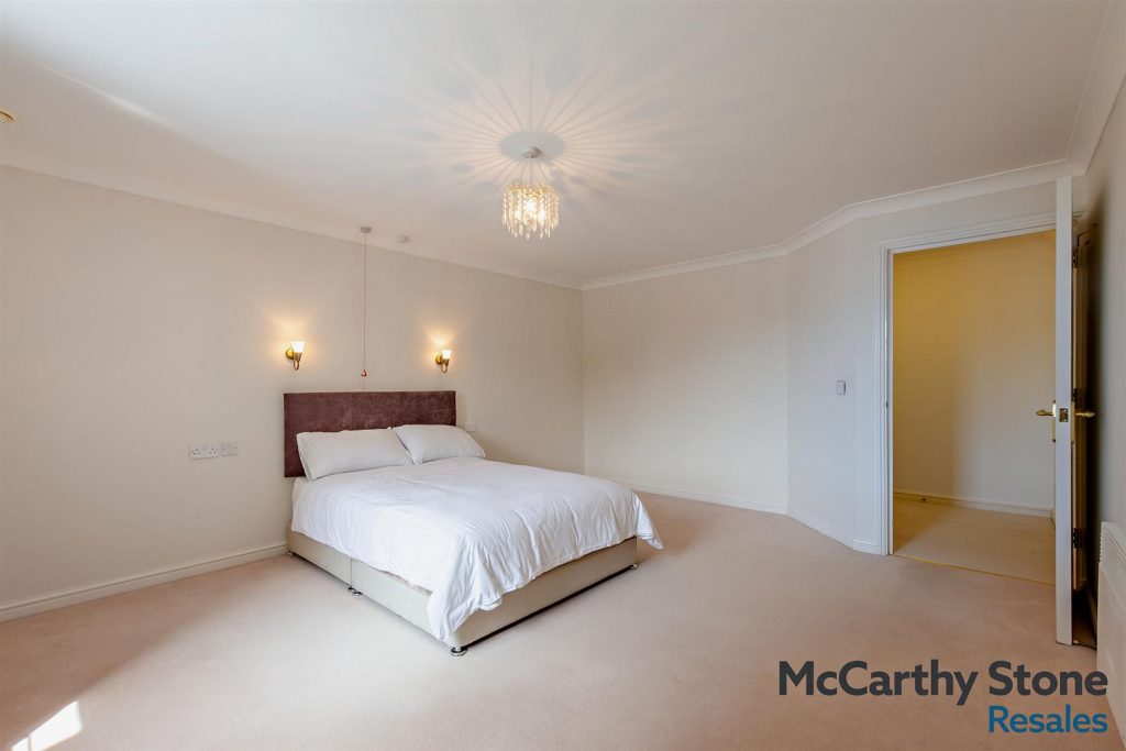 Portman Court, Grange Road, Uckfield, East Sussex, TN22 1FD