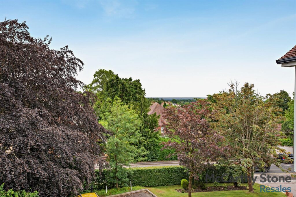 Ridgeway Court, Mutton Hall Hill, Heathfield, East Sussex, TN21 8NB