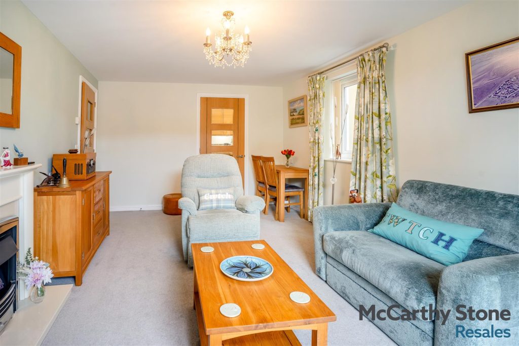 Middleton Court, Picton Avenue, Porthcawl CF36 3BF