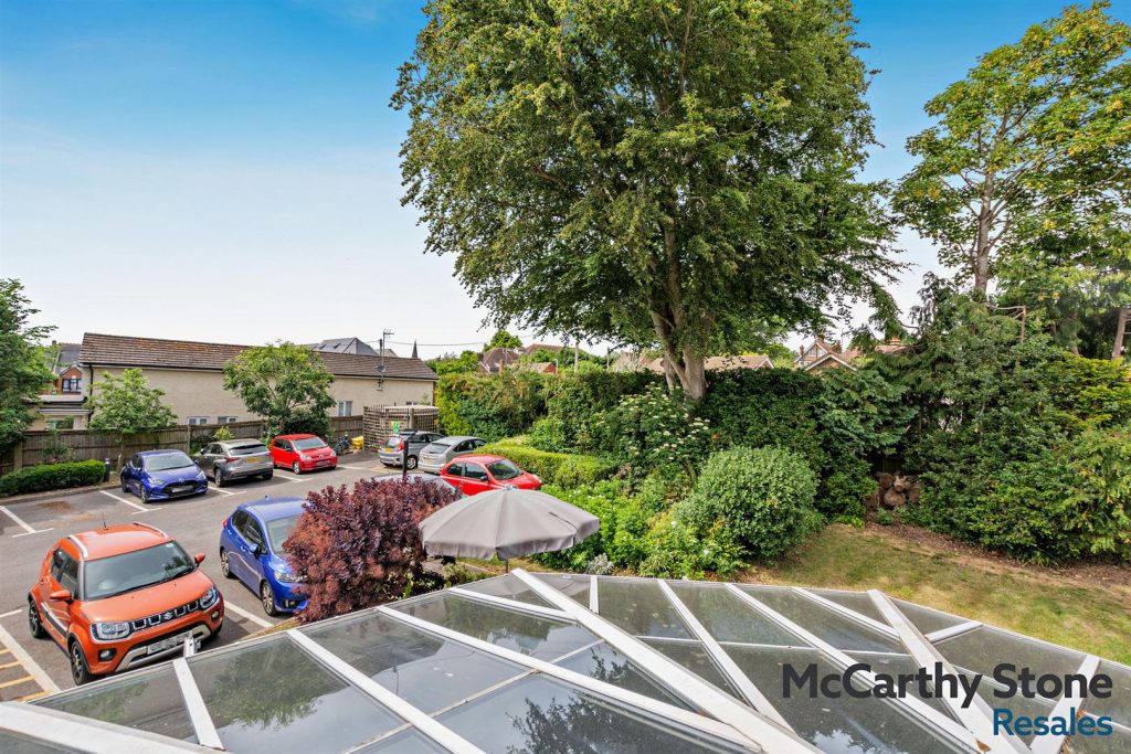 Portman Court, Grange Road, Uckfield, East Sussex, TN22 1FD