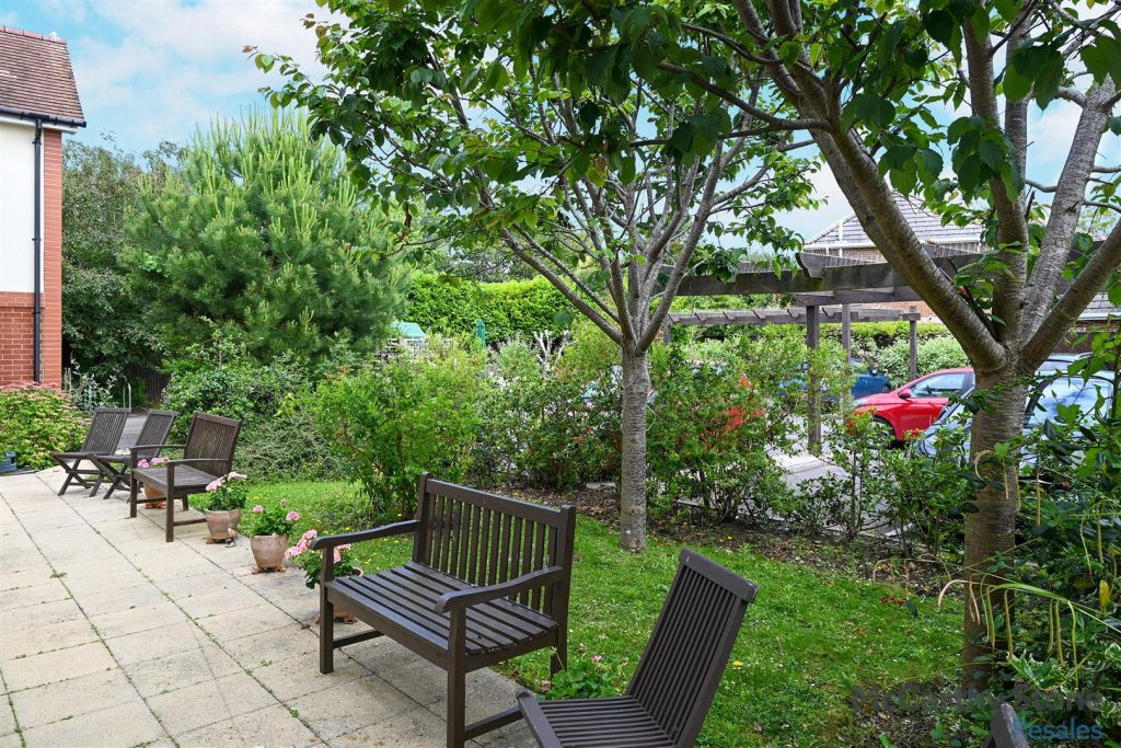 Farringford Court, Avenue Road, Lymington, Hampshire, SO41 9PA