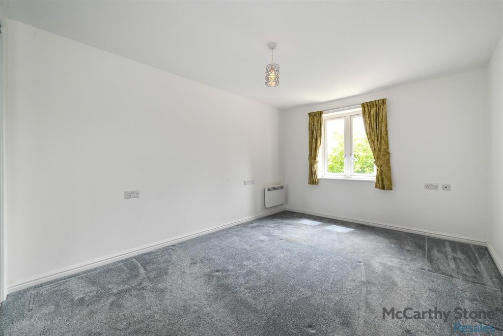 Farringford Court, Avenue Road, Lymington, Hampshire, SO41 9PA
