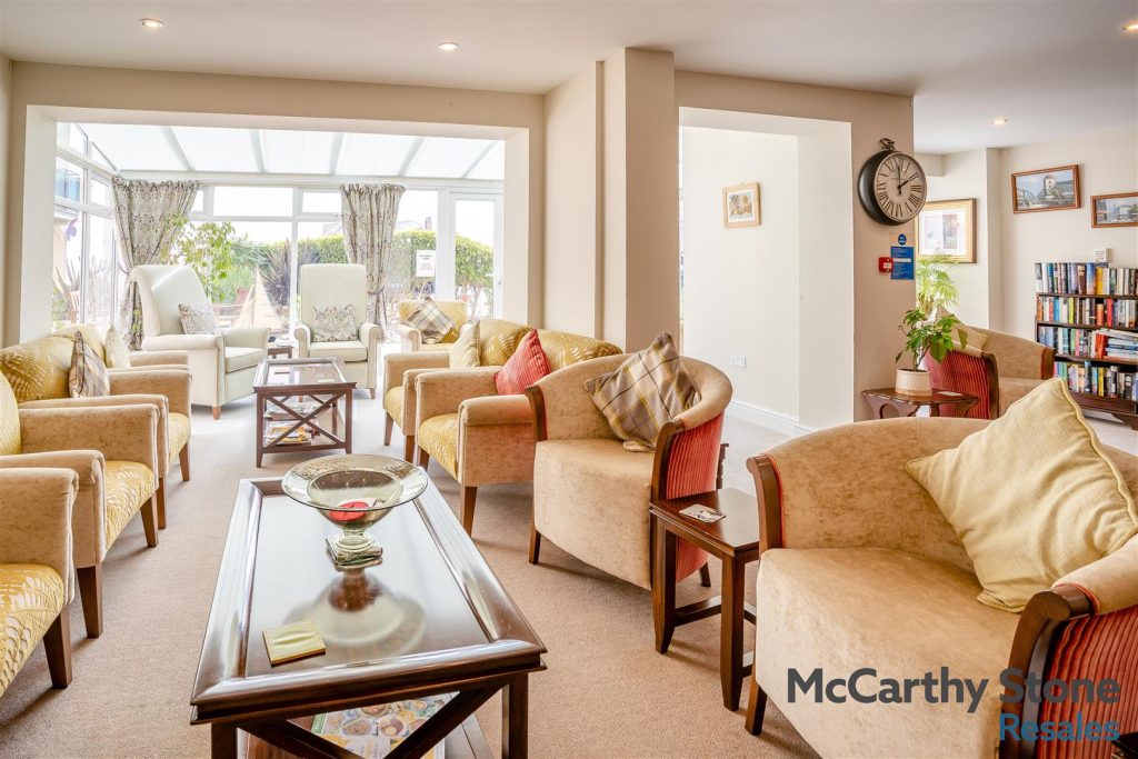 Middleton Court, Picton Avenue, Porthcawl CF36 3BF