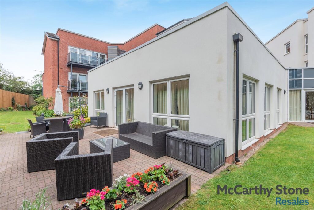 Sanderson Court, Park Road, Hagley
