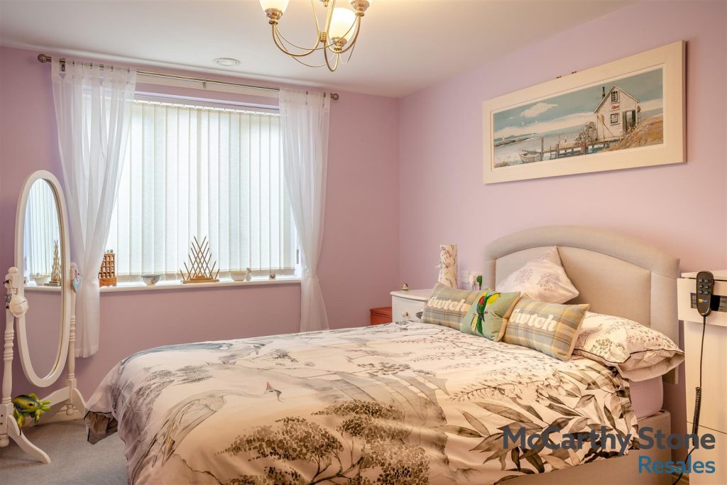 Middleton Court, Picton Avenue, Porthcawl CF36 3BF