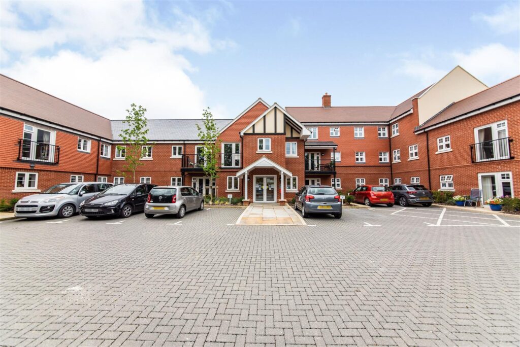 Mountbatten House, Hempstead Road, Hemel Hemp, HP3 0HE