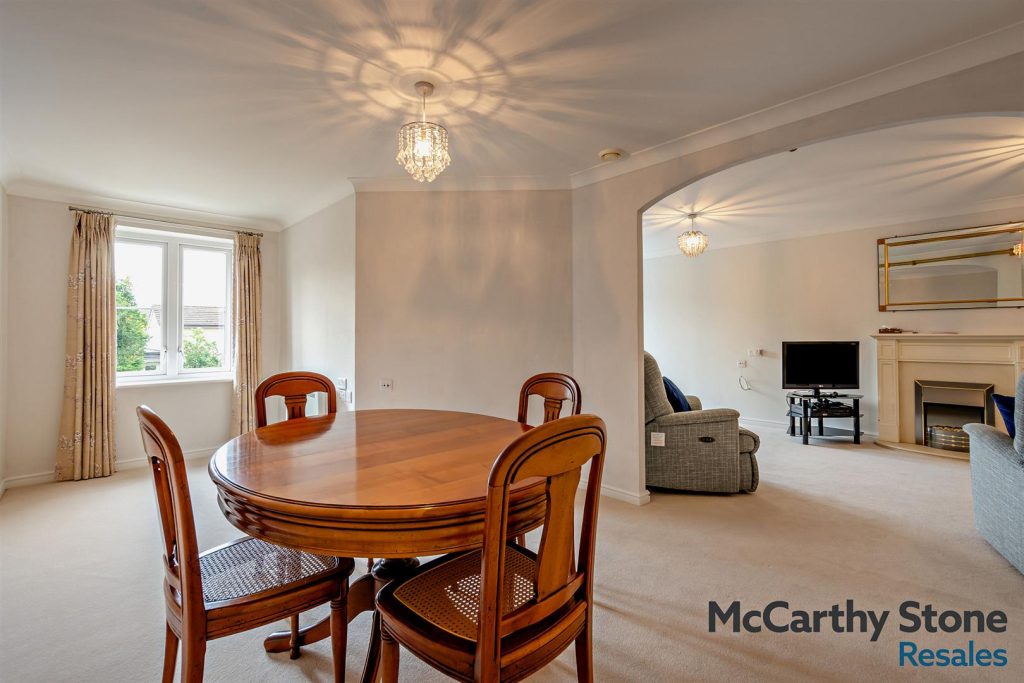 Portman Court, Grange Road, Uckfield, East Sussex, TN22 1FD