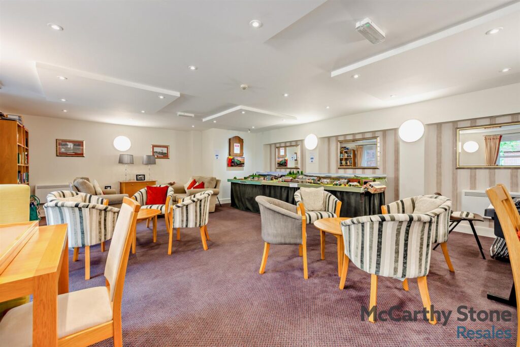 Ridgeway Court, Mutton Hall Hill, Heathfield, East Sussex, TN21 8NB