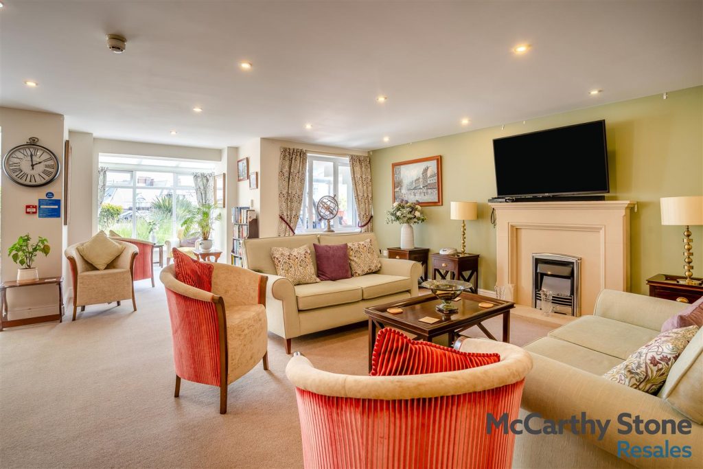 Middleton Court, Picton Avenue, Porthcawl CF36 3BF